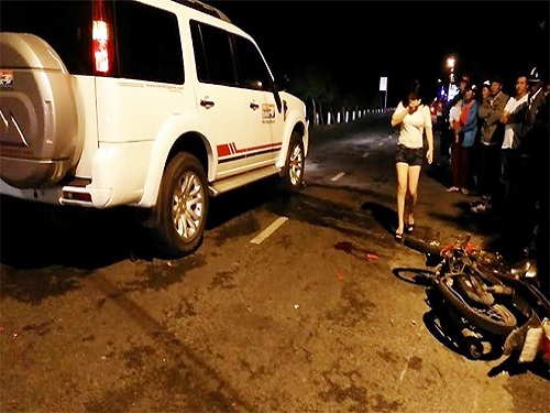 Tai nạn giao th&ocirc;ng ng&agrave;y 11/2: Xe m&aacute;y vỡ n&aacute;t, vợ v&agrave; em g&aacute;i nguy kịch