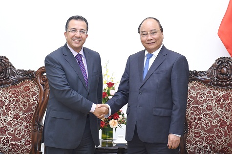  Thủ tướng Nguyễn Xu&acirc;n Ph&uacute;c tiếp Đại sứ Marocco Azzeddine Farhane. Ảnh: VGP