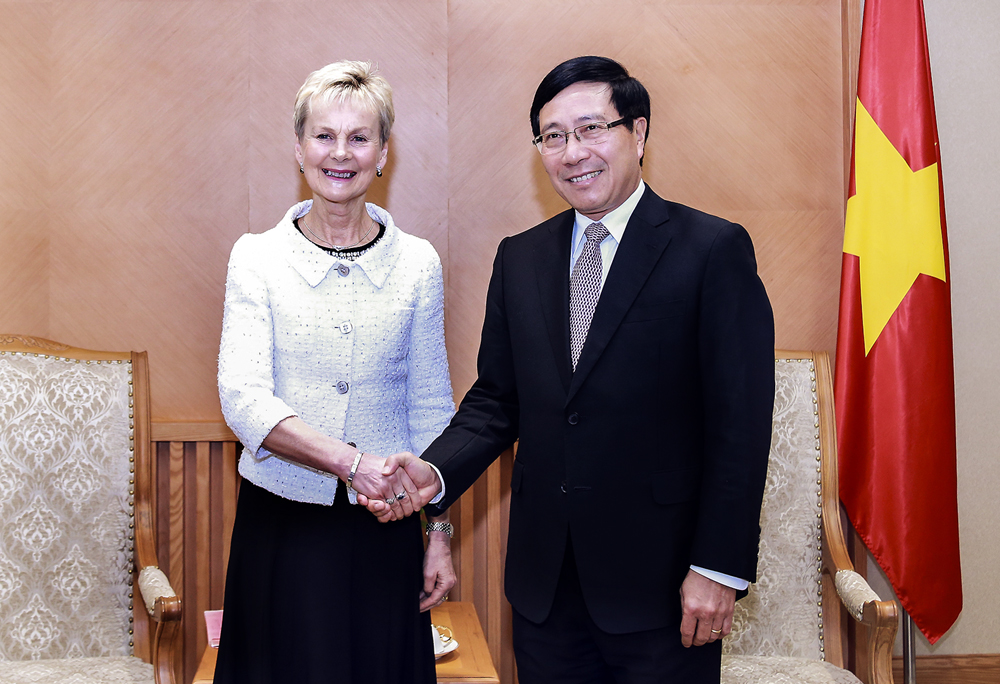  Ph&oacute; Thủ tướng Phạm B&igrave;nh Minh tiếp b&agrave; Elisabeth Nilsson, Thống đốc v&ugrave;ng Ostergotland đang c&oacute; chuyến thăm Việt Nam. Ảnh: VGP
