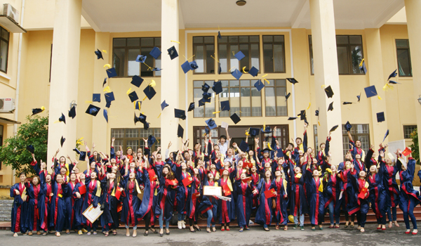  T&agrave;i ch&iacute;nh - Ng&acirc;n h&agrave;ng lu&ocirc;n l&agrave; ng&agrave;nh học nhiều bạn trẻ mơ ước. Ảnh minh họa