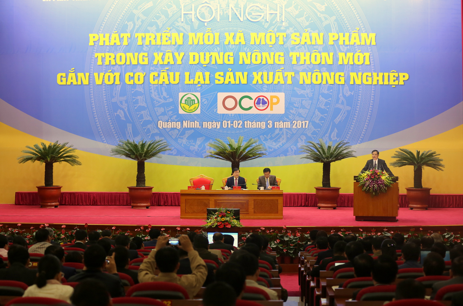  Bộ trưởng Bộ NN&PTNT Nguyễn Xu&acirc;n Cường ph&aacute;t biểu khai mạc hội nghị. Ảnh: VGP
