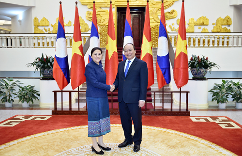  Thủ tướng Nguyễn Xu&acirc;n Ph&uacute;c v&agrave; Chủ tịch Quốc hội CHDCND L&agrave;o Pany Yathotu. Ảnh: VGP
