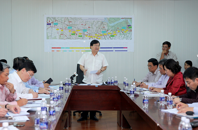  Ph&oacute; Thủ tướng Trịnh Đ&igrave;nh Dũng y&ecirc;u cầu Bộ GTVT b&aacute;o c&aacute;o tổng thể hệ thống hạ tầng giao th&ocirc;ng vận tải v&ugrave;ng ĐBSCL. Ảnh: VGP