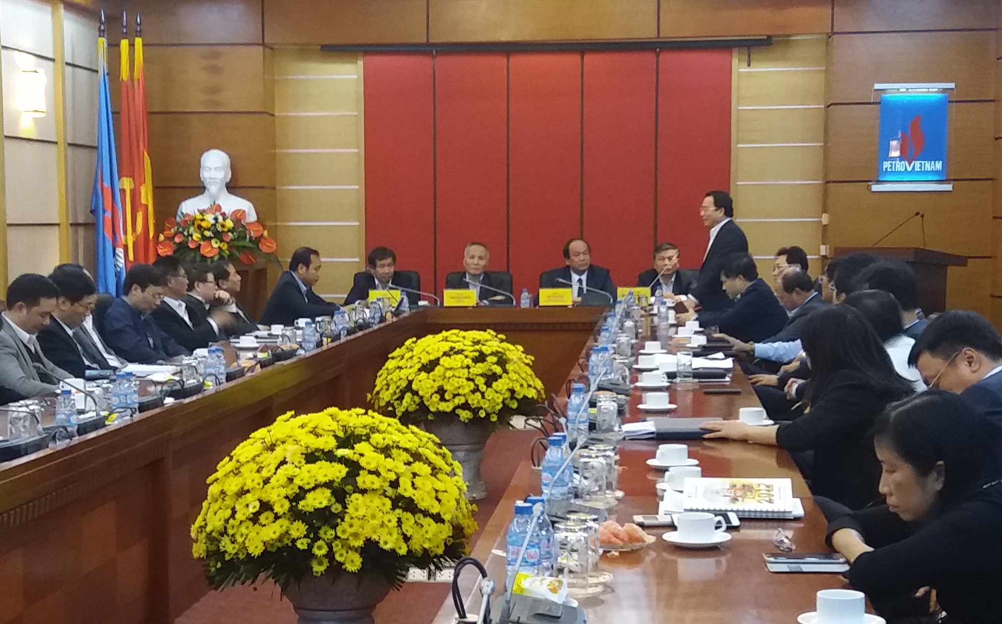  Triển khai quyết định của Thủ tướng về c&ocirc;ng t&aacute;c c&aacute;n bộ  Tập đo&agrave;n Dầu kh&iacute; Việt Nam
