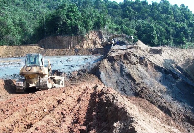  Hiện trường vỡ bể chứa quặng thiếc của x&iacute; nghiệp thiếc Suối Bắc. Ảnh: Zing.vn