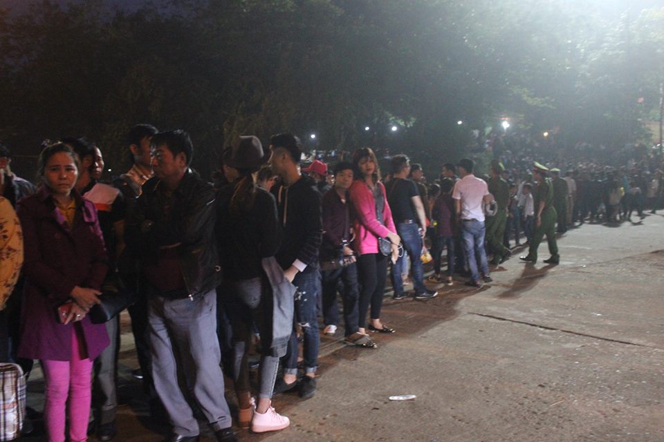 T&iacute;nh đến thời điểm n&agrave;y, khoảng 5 triệu lượt kh&aacute;ch đ&atilde; về d&acirc;ng hương l&ecirc;n vua H&ugrave;ng. 