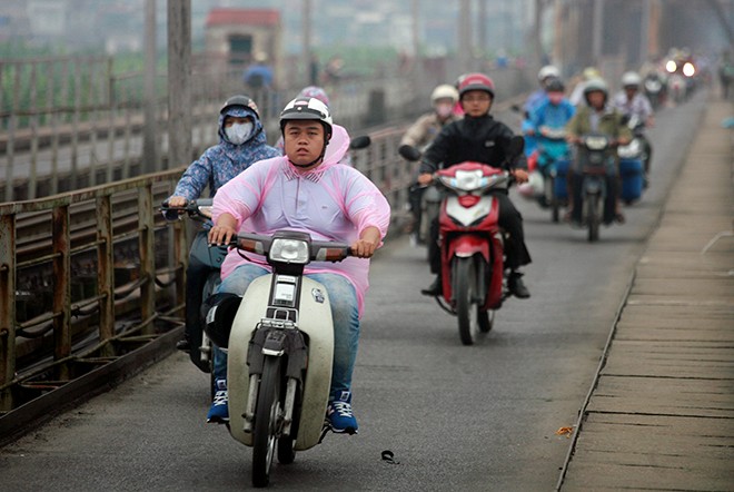 Dự b&aacute;o thời tiết ng&agrave;y 21/4: S&aacute;ng nắng n&oacute;ng, chiều tối mưa lạnh. Ảnh minh họa 