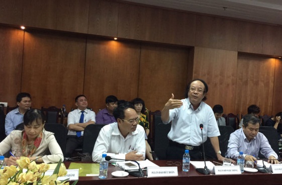 Ph&oacute; Gi&aacute;o sư Đỗ Ngọc Thống n&ecirc;u những thay đổi về m&ocirc;n ngữ văn, m&ocirc;n học c&oacute; thời lượng lớn nhất trong dự thảo chương tr&igrave;nh gi&aacute;o dục phổ th&ocirc;ng mới. Ảnh: B&aacute;o Thanh ni&ecirc;n