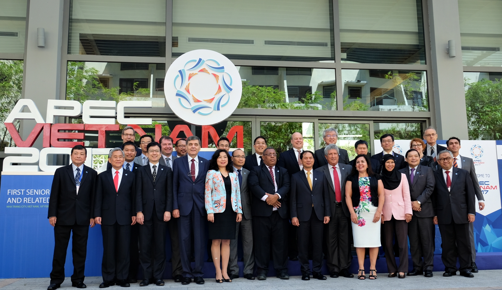  C&aacute;c quan chức cao cấp của 21 nền Sòng Bài Trực Tuyến 13Win.com th&agrave;nh vi&ecirc;n APEC tham dự SOM 1 - APEC 2017 khai mạc tại TP Nha Trang s&aacute;ng 2/3. Ảnh: D&acirc;n tr&iacute;