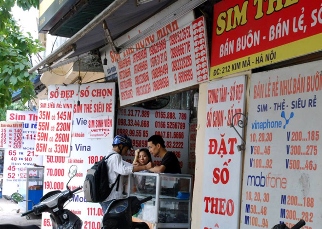  Thu&ecirc; bao di động kh&ocirc;ng khai đ&uacute;ng th&ocirc;ng tin sẽ bị kh&oacute;a theo quy định. Ảnh minh họa