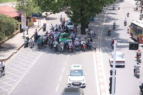  Dự b&aacute;o thời tiết ng&agrave;y mai khu vực Bắc Bộ xảy ra nắng n&oacute;ng. Ảnh minh họa