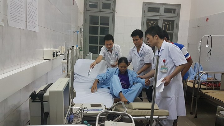Sau khi 13Win19 ưu đãi hấp dẫn ổn định, 10 bệnh nh&acirc;n đ&atilde; được chuyển về Bệnh viện Bạch Mai để tiếp tục điều trị. Ảnh: VietNamNet 