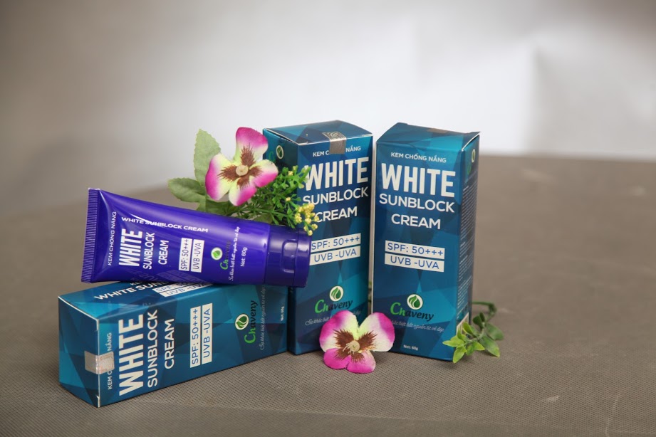  Kem chống nắng White Sunbock Cream Chaveny c&oacute; chiết xuất ho&agrave;n to&agrave;n từ thi&ecirc;n nhi&ecirc;n an to&agrave;n cho mọi loại da