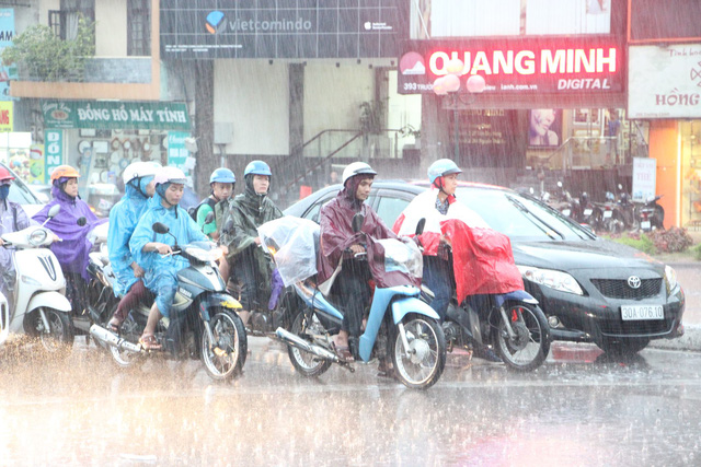  Bắc Bộ tiếp tục c&oacute; mưa r&agrave;o v&agrave; d&ocirc;ng v&agrave;i nơi, nhiệt độ cao nhất l&agrave; 33 độ C. Ảnh minh họa