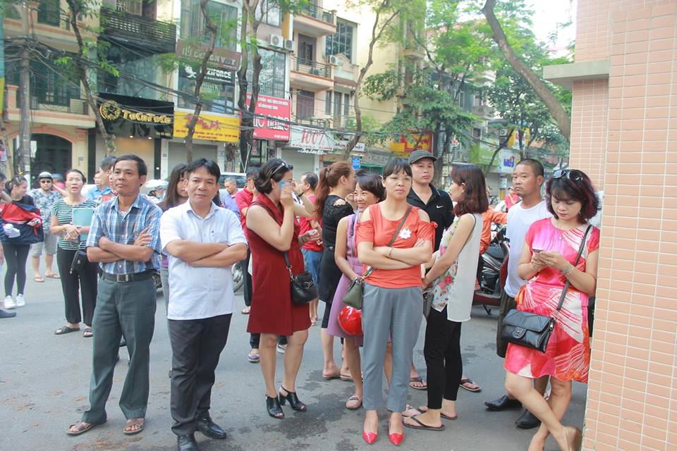  Chỉ tiêu của các trường công lập gần 57.000. Như vậy, khoảng  60% học sinh Hà Nội có cơ hội học tại trường công lập, còn lại sẽ học tại các trường tư thục, trung tâm giáo dục thường xuyên và trường nghề.