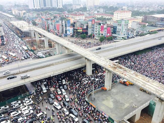H&agrave; Nội tắc đường kinh ho&agrave;ng trong nội th&agrave;nh v&agrave;o giờ cao điểm. Ảnh minh họa 