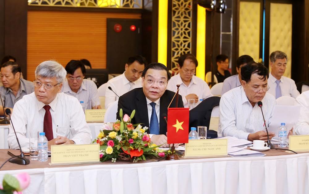 Bộ trưởng Bộ KH&CN Chu Ngọc Anh ph&aacute;t biểu tại kh&oacute;a họp
