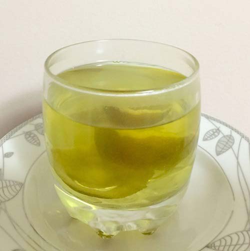 Uống nước vỏ bưởi gi&uacute;p giảm c&acirc;n nhanh ch&oacute;ng v&agrave; hiệu quả. Ảnh: Kh&aacute;m ph&aacute; 