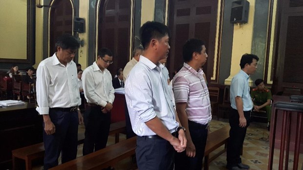  Viện Kiểm s&aacute;t đ&atilde; đề nghị mức &aacute;n cho c&aacute;c bị c&aacute;o vụ bu&ocirc;n lậu thuốc trị ung thư. Ảnh: Ph&aacute;p luật Việt Nam