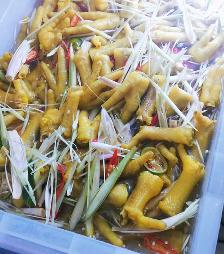 Những m&oacute;n ăn ngon v&agrave; đắt h&agrave;ng của chị Hải L&yacute;