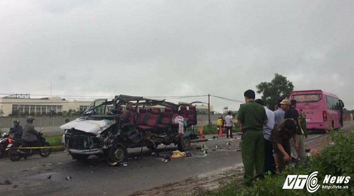 Hiện trường thảm khốc của vụ tai nạn khiến 6 người chết ở T&acirc;y Ninh. AnhrL VTC News