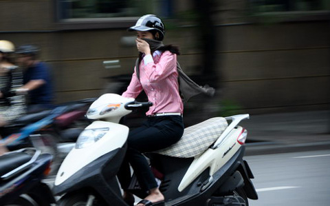  Miền Bắc chuẩn bị đ&oacute;n kh&ocirc;ng kh&iacute; lạnh đầu ti&ecirc;n trong năm. Ảnh: Kenh14