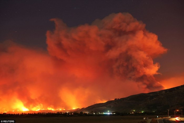  Ch&aacute;y rừng ở California g&acirc;y thiệt hại nặng nề. Ảnh: Reuters