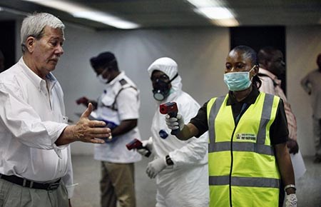Dịch ebola lan rộng tr&ecirc;n to&agrave;n cầu
