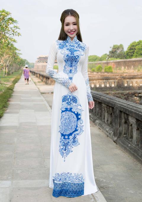 Elly Trần bất ngờ xuất hiện với nhan sắc &lsquo;xuống dốc kh&ocirc;ng phanh&rsquo;