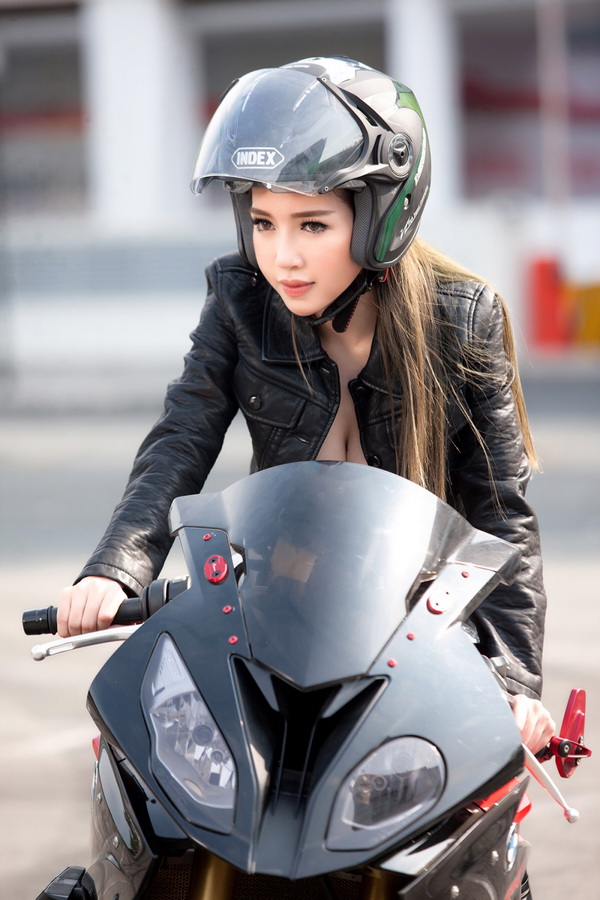 Elly Trần đã mang đến một hình tượng mới lạ trong mắt công chúng.