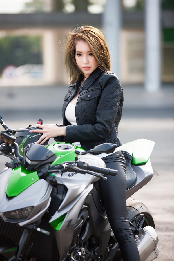  Lần đầu tiên 