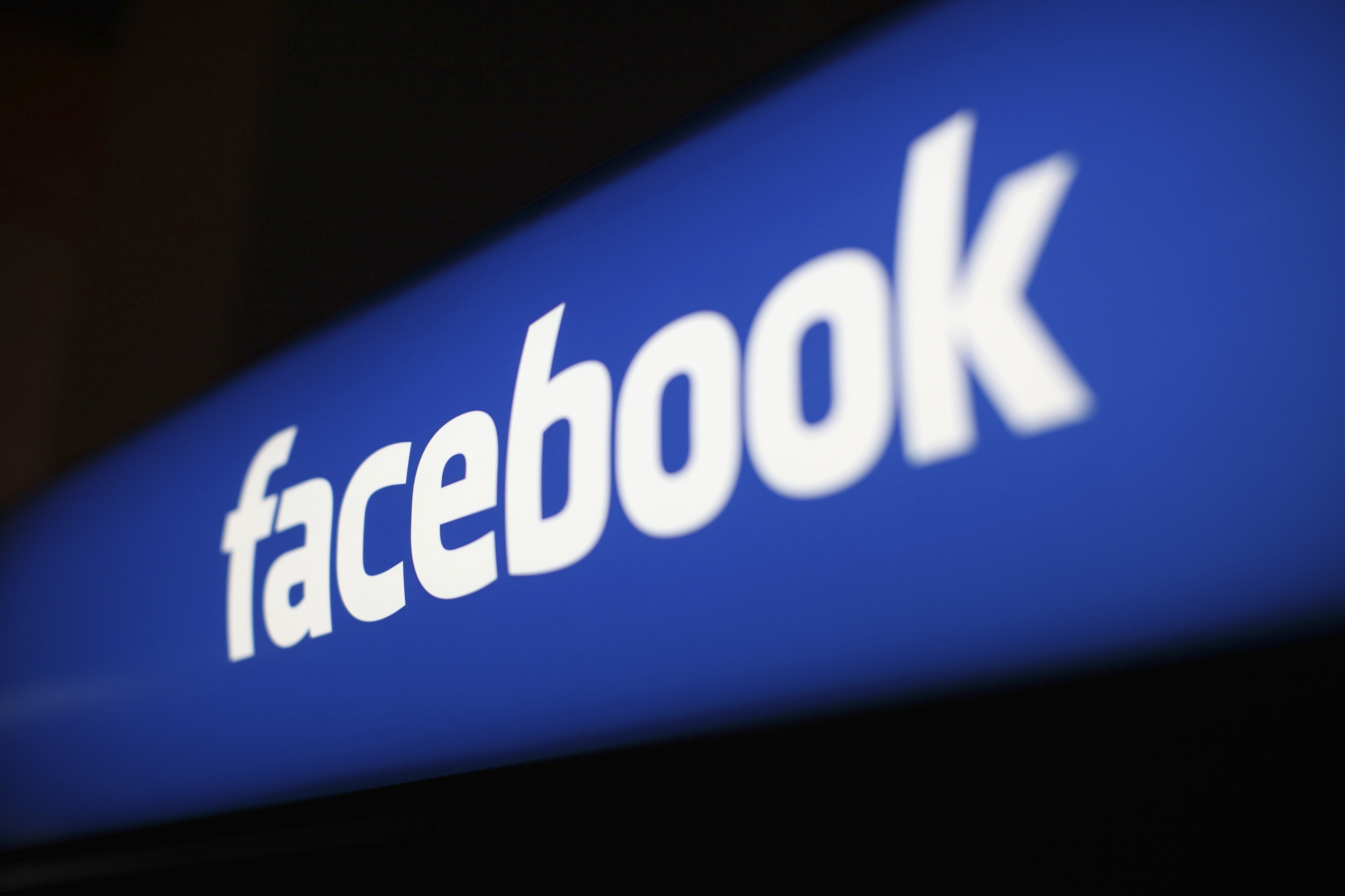 Facebook bị kiện v&igrave; m&ocirc;i trường l&agrave;m việc kh&ocirc;ng l&agrave;nh mạnh