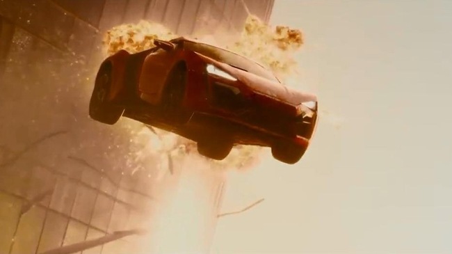 Những pha h&agrave;nh động 'khủng' chỉ c&oacute; trong 'Fast and Furiuos 7' 