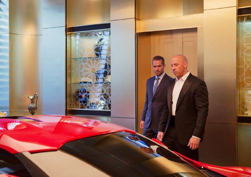 Si&ecirc;u phẩm 'Furious 7' sẽ nhanh ch&oacute;ng đạt mức 1 tỷ USD tr&ecirc;n to&agrave;n cầu v&agrave;o tuần tới