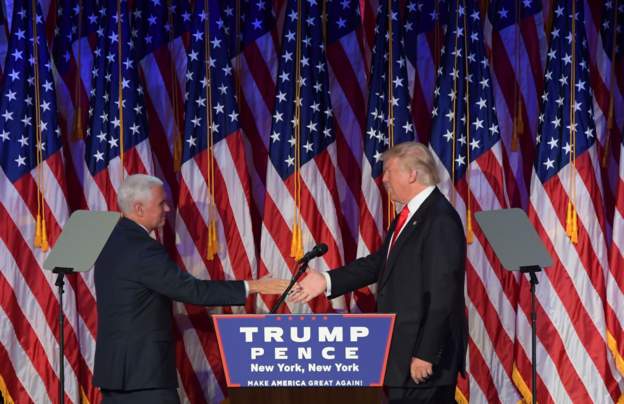 Donald Trump th&agrave;nh tổng thống thứ 45 của Mỹ