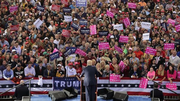 Donald Trump th&agrave;nh tổng thống thứ 45 của Mỹ