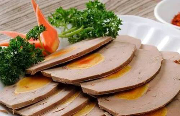 Thịt lợn ăn chung với gan dê sẽ dẫn đến tình trạng khí trệ... Ảnh minh họa Thịt lợn ăn chung với gan dê sẽ dẫn đến tình trạng khí trệ... Ảnh minh họa