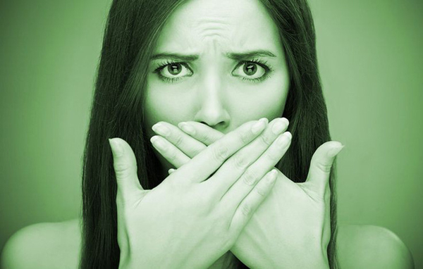 Mùi cơ thể khiến cho nhiều người tự ti khi giao tiếp với người khác. Ảnh minh họa