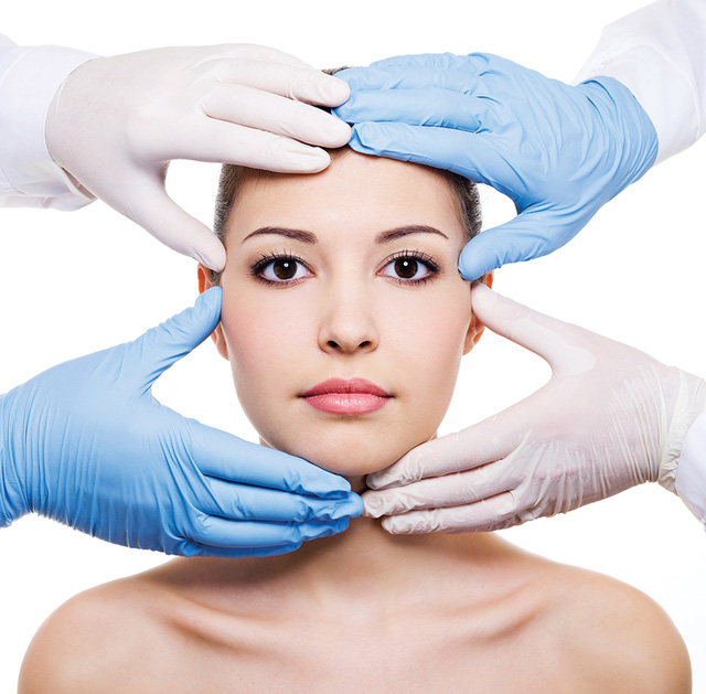 Những t&aacute;c dụng phụ của phẫu thuật thẩm mỹ cũng cực kỳ đ&aacute;ng sợ. Ảnh minh họa