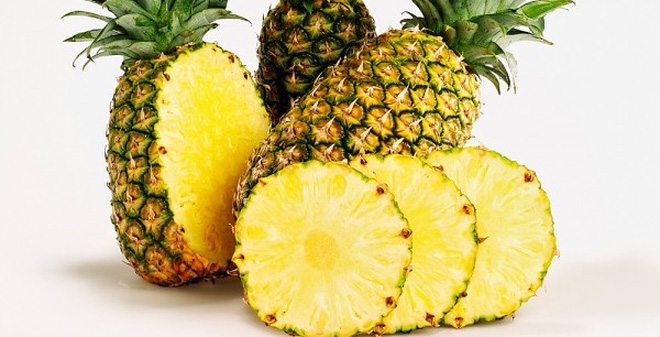 Dứa l&agrave; một trong những loại quả đứng đầu danh s&aacute;ch c&aacute;c mẹ bầu mới mang thai kh&ocirc;ng n&ecirc;n d&ugrave;ng. Ảnh minh họa