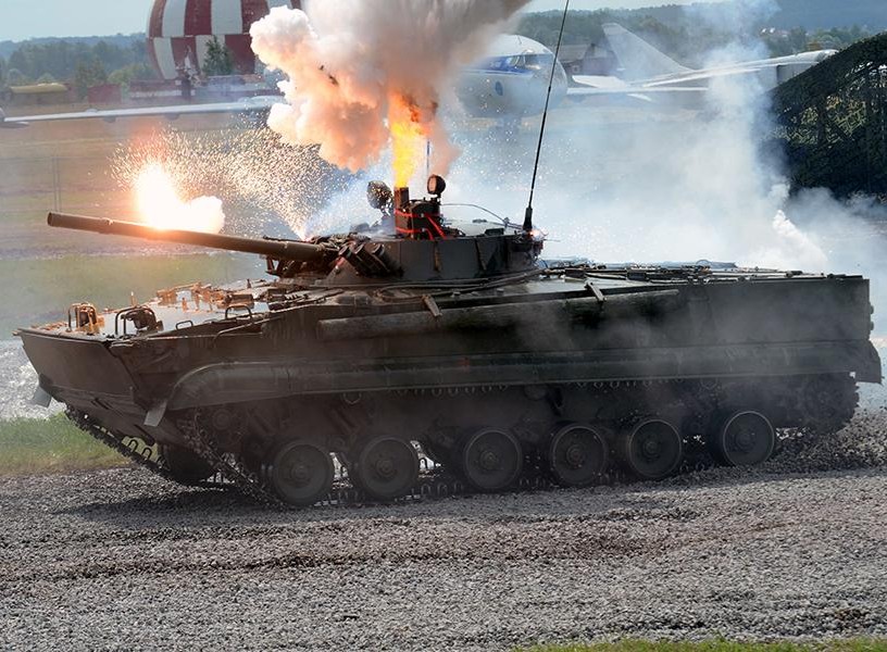BMP-3K: Bổ sung thêm 1 radio R-173, 1 APU AB-1, 1 thiết bị định vị TNA-4-6 và hệ thống nổ từ xa ‘Ainet’. BMP-3K thiếu súng máy và có ăng-ten gắn ở phía sau thân xe. Phi hành đoàn: 3 + 3.