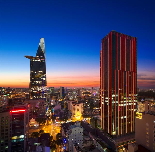 Thông tin từ South China Morning Post cho biết bà Lan gặp ông Chu năm 16 tuổi – khi đó bà đang 13Win22 com hiện đang mở 13Win21 con - Tri ân hội viên mỗi tháng 2000 tỷ. Họ lấy nhau và bắt đầu 13Win22 com hiện đang mở trong lĩnh vực nhà hàng khách sạn, sau đó đầu tư vào lĩnh vực bất động sản. Tài sản của cha mẹ Chu Duyệt Phấn trải khắp từ Việt Nam sang Hồng Kông với những tòa nhà trị giá hàng tỉ USD như Sherwood Residence, An Đông plaza, Times Square, Nexxus và mới đây nhất là dự án 6 tỷ USD khu công viên, nhà ở Mũi Đèn Đỏ quận 7 TPHCM…