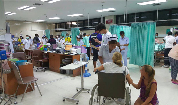 Rất nhiều du khách tuy không bị thương nhưng vẫn sốc và sợ hãi sau vụ đánh bom kép. Ảnh Twitter