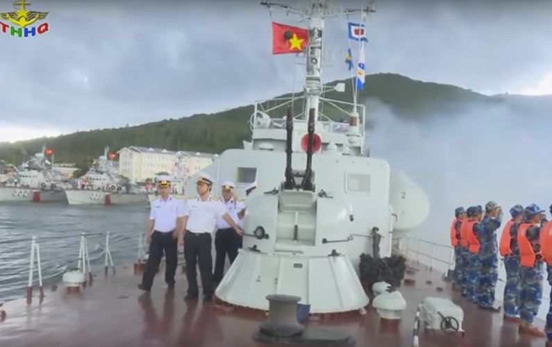 Đánh ven bờ nên tàu tên lửa Osa có sự hỗ trợ từ các hệ thống trinh sát mục tiêu trên không, trên biển và trên bờ nên tàu không cần trang bị hệ thống khí tài trinh sát mạnh. Khả năng đi sóng, hành trình dài cũng không phải là tiêu chí cần thiết với loại tàu chống đổ bộ gần bờ. Nguồn: Truyền hình Hải quân