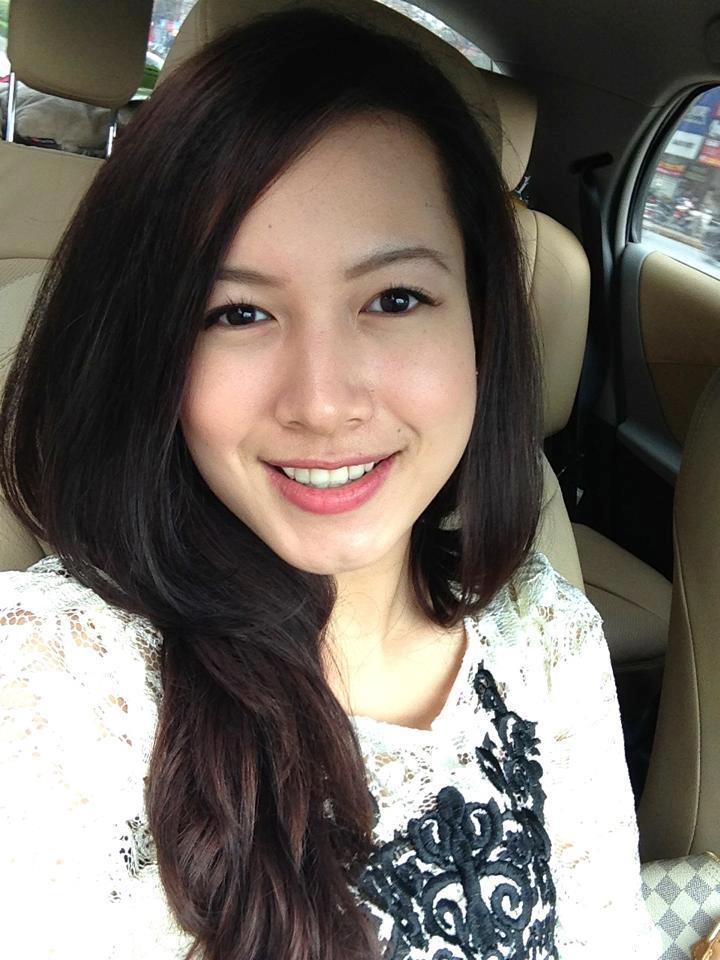 Giỏi giang và xinh đẹp, Phạm Vân Anh là một trong những cái tên hot của giới tài chính trong năm 2013. Chính thức nắm giữ vị trí Phó tổng giám đốc Vietinbank Capital từ tháng 4/2013, nhưng tên tuổi của Phạm Vân Anh - ái nữ thứ hai của ông Phạm Huy Hùng, Chủ tịch Vietinbank bất ngờ nổi lên khi những hình ảnh xinh đẹp qua trang cá nhân của cô gái trẻ này được phát tán.