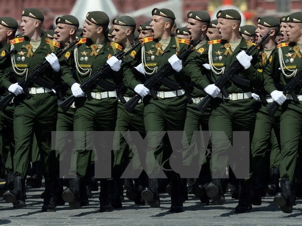 Tình hình Ukraine tăng nhiệt trước động thái tăng cường quân sự của cả Kiev và Moscow
