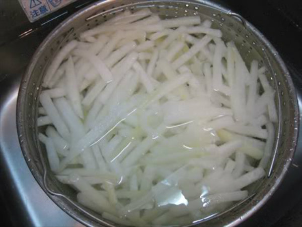 Hướng dẫn làm mứt bí đao ngọt mát cho ngày đầu xuân