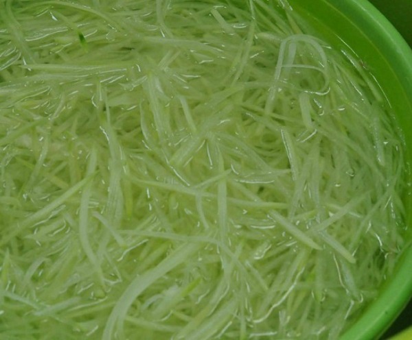 C&aacute;ch l&agrave;m mứt đu đủ xanh thơm gi&ograve;n lai rai ng&agrave;y Tết