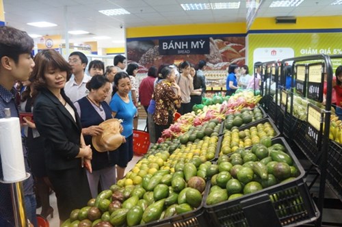 2.000 mặt h&agrave;ng giảm gi&aacute; đến 49% trong tuần khai trương Fivimart 275 Nguyễn Tr&atilde;i