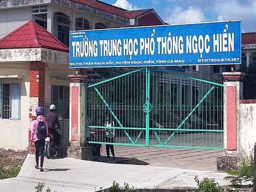 Trường THPT Ngọc Hiển, nơi vừa xảy ra vụ thầy gi&aacute;o gạ t&igrave;nh nữ sinh lớp 12 bằng đề thi g&acirc;y x&ocirc;n xao